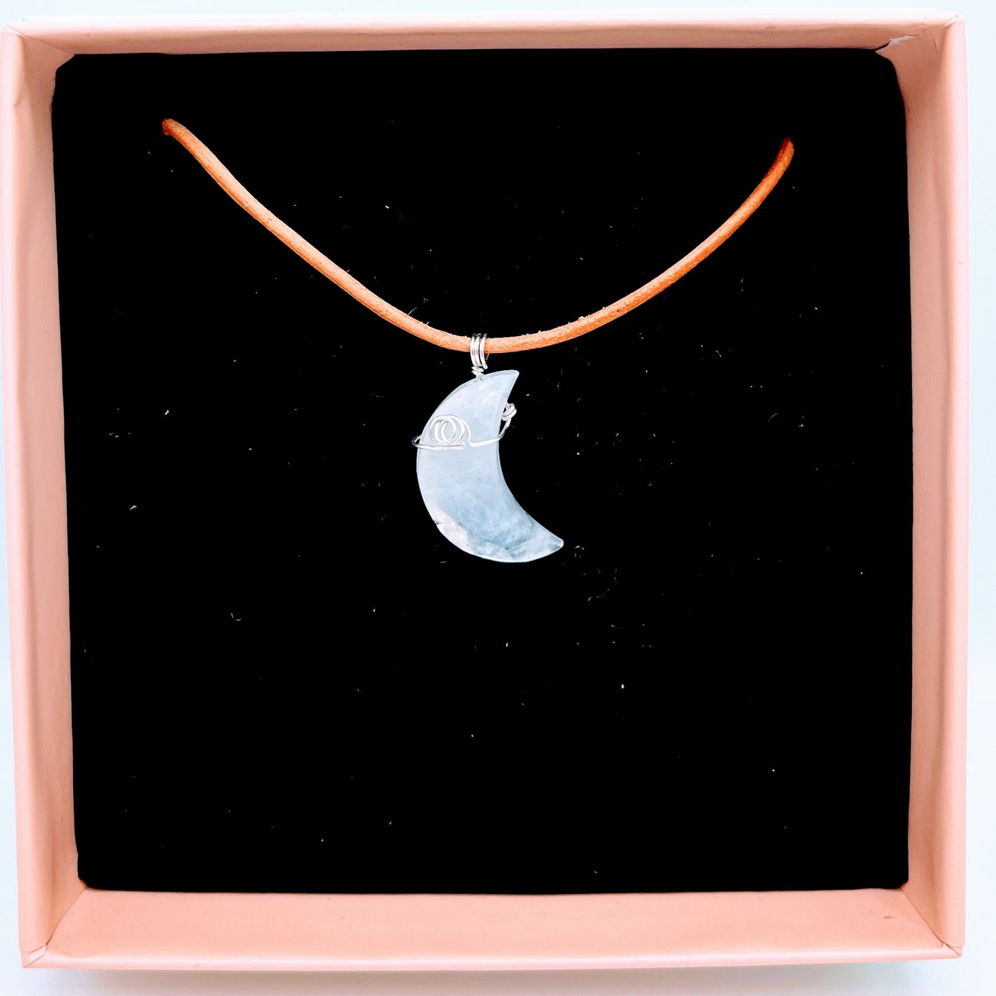 "Moon" | Moonstone necklace | Tenderness, openness, love