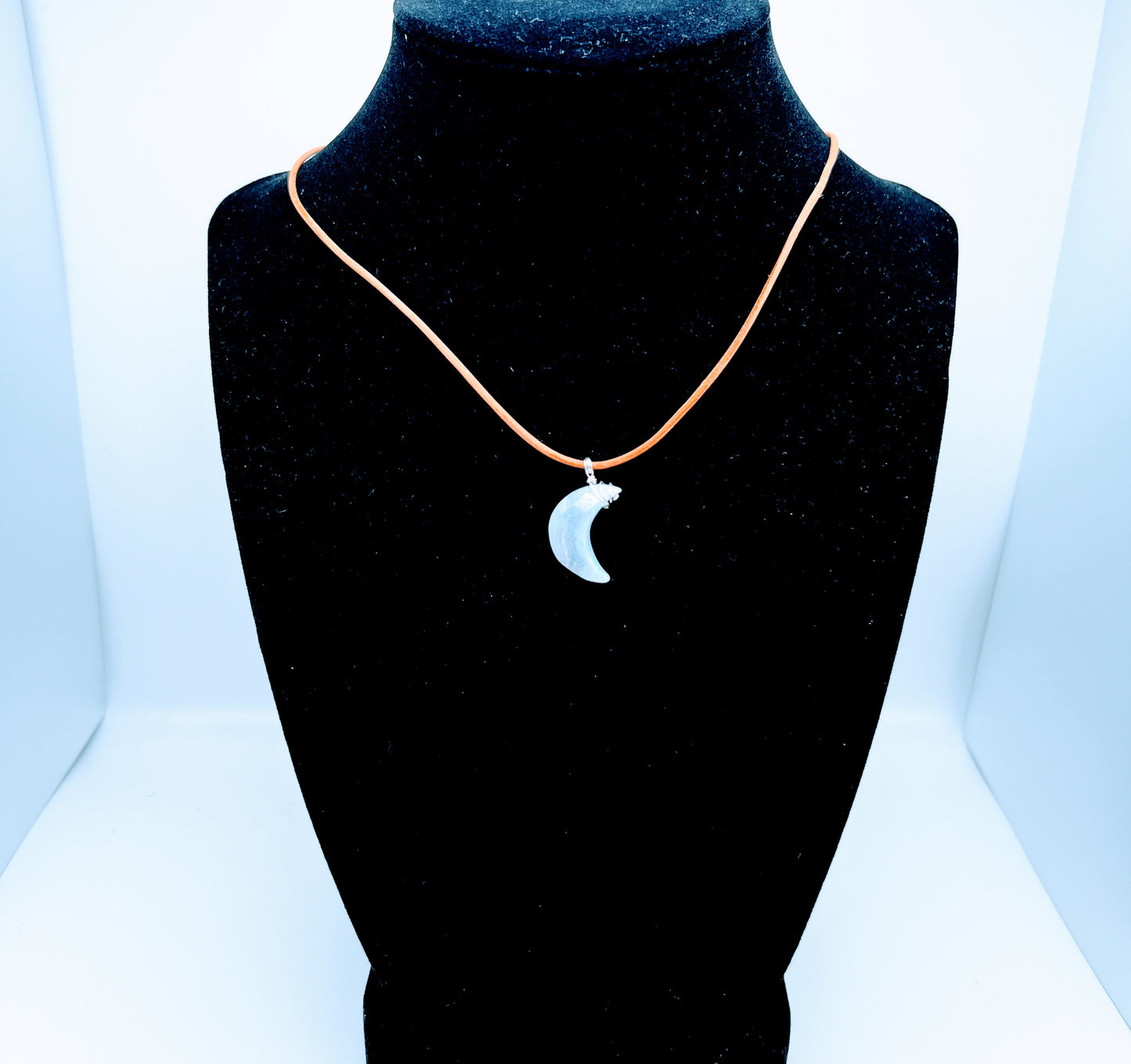 "Moon" | Moonstone necklace | Tenderness, openness, love