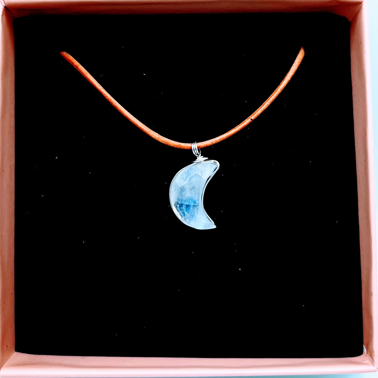 "Moon" | Moonstone necklace | Tenderness, openness, love