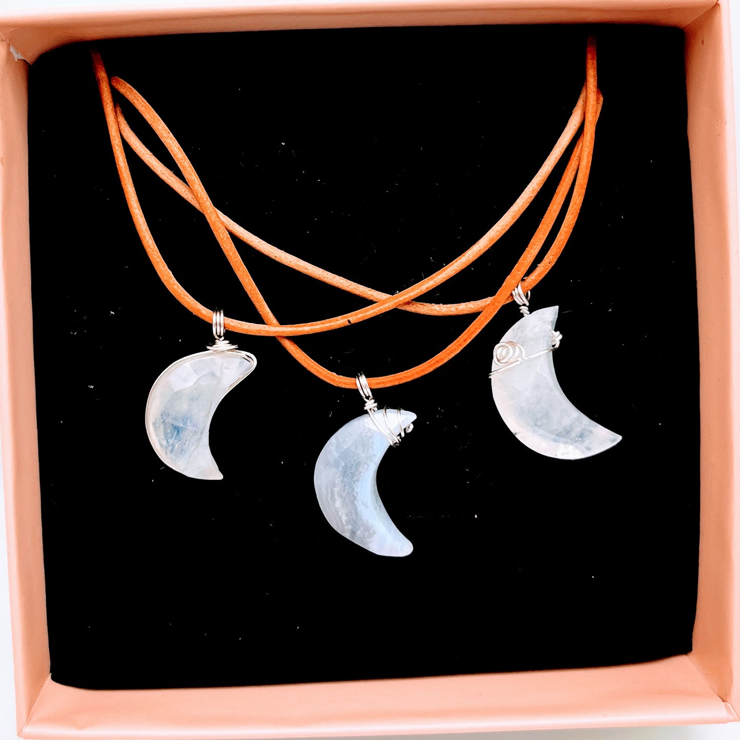 "Moon" | Moonstone necklace | Tenderness, openness, love