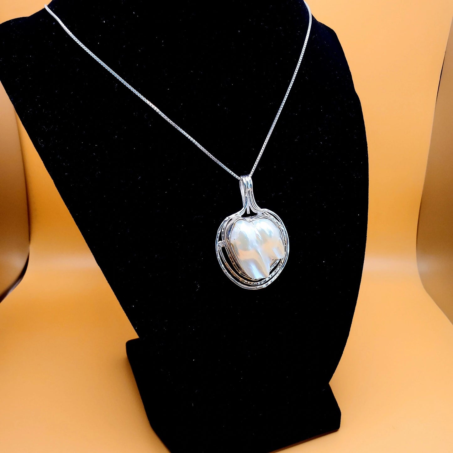Mother of Pearl Necklace | concentration, innocence, purity