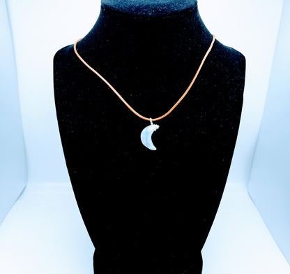"Moon" | Moonstone necklace | Tenderness, openness, love
