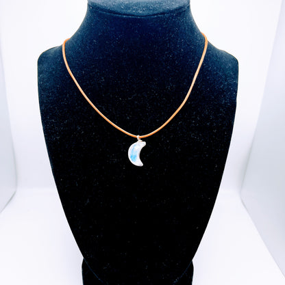 "Moon" | Moonstone necklace | Tenderness, openness, love