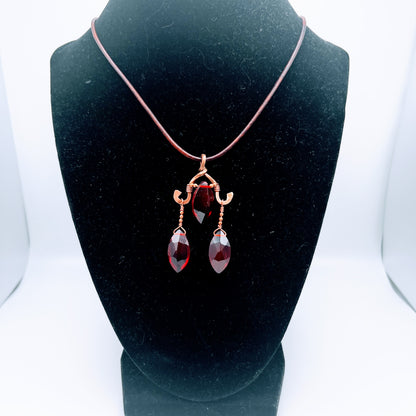 "Queen" | Garnet necklace | passion, health, sexuality